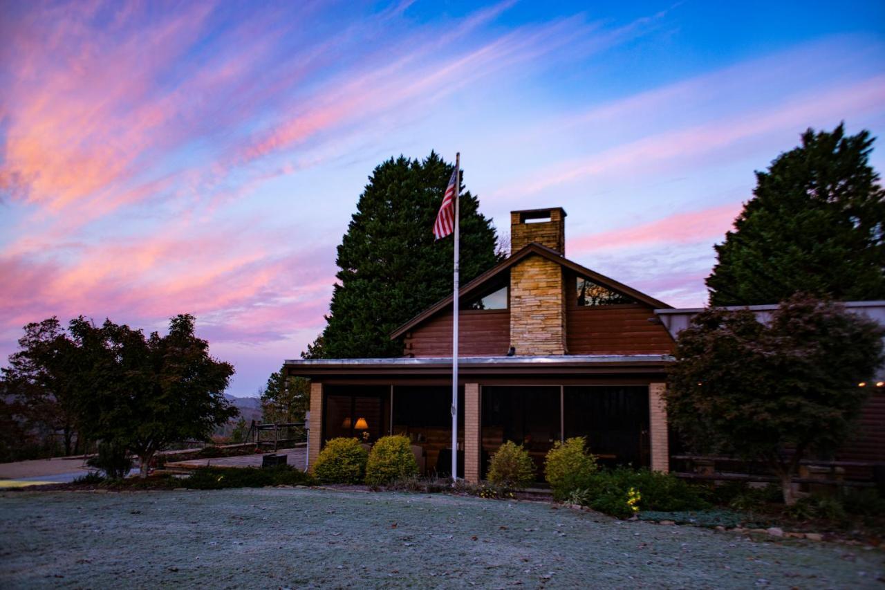 Warm Springs Mountain Top Inn And Resort מראה חיצוני תמונה
